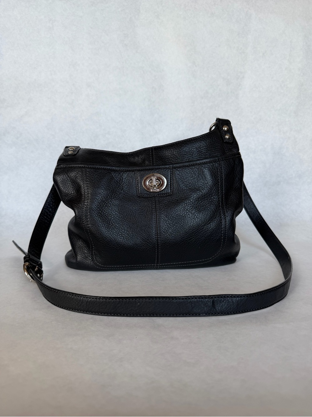 Coach Penelope F19265 Black Pebbled Leather Hippie Crossbody Turnlock
